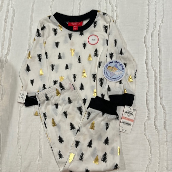 Macy's Other - NWT Toddler Holiday Pajamas 2-3T, Black and Gold Trees